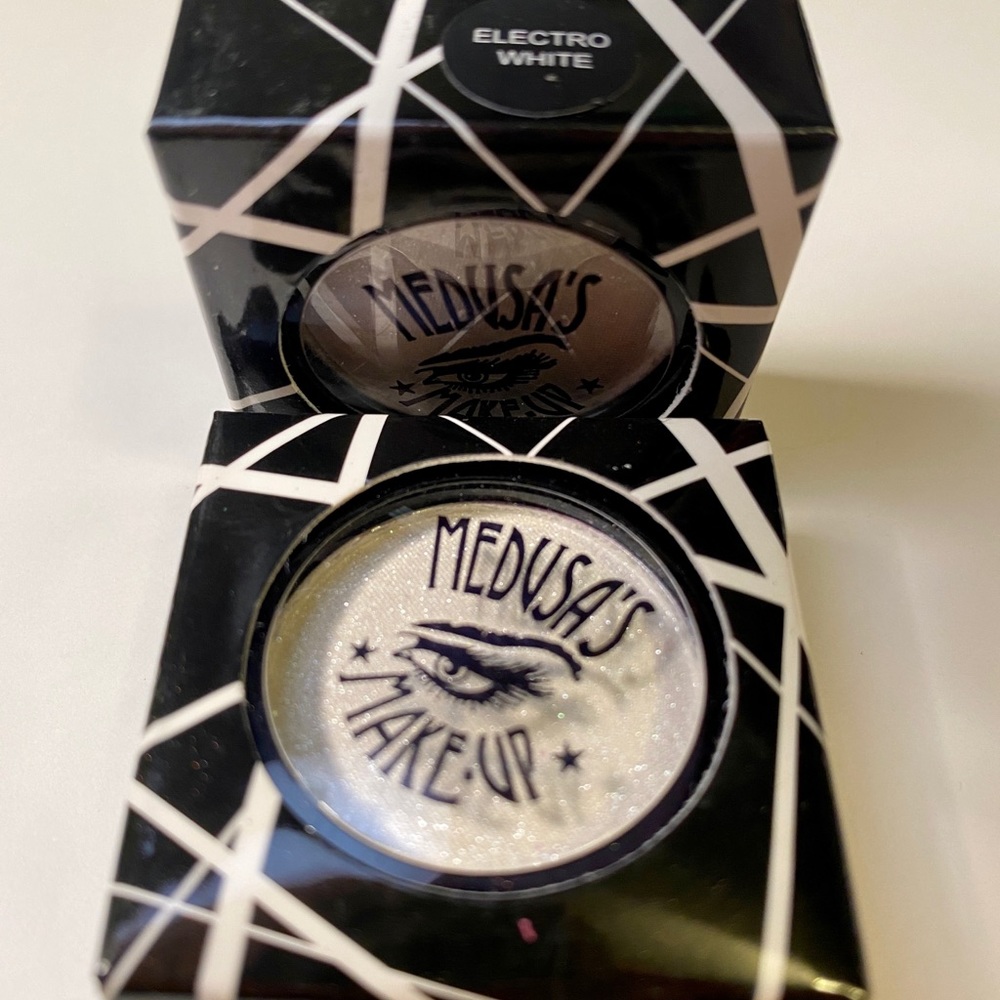 Medusa’s Makeup glitter eyeshadow